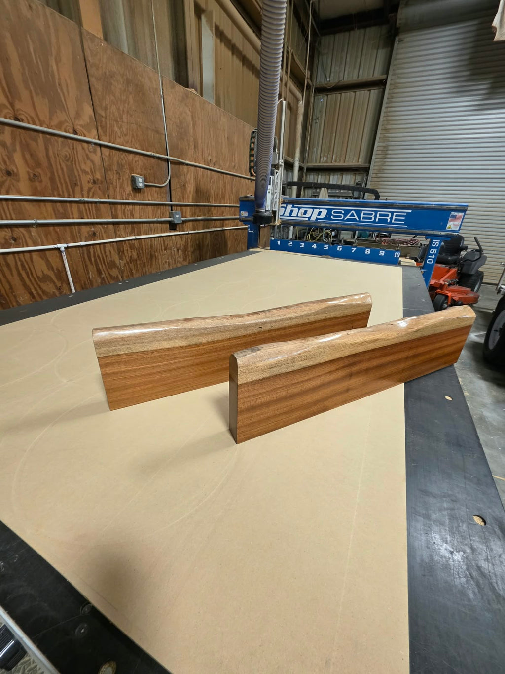 Solid Wood Floating Shelf – Live Edge | Custom Sizes Available